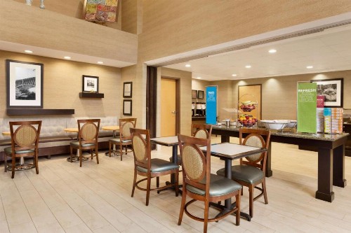 Hampton Inn & Suites Birmingham Airport Area - image 23