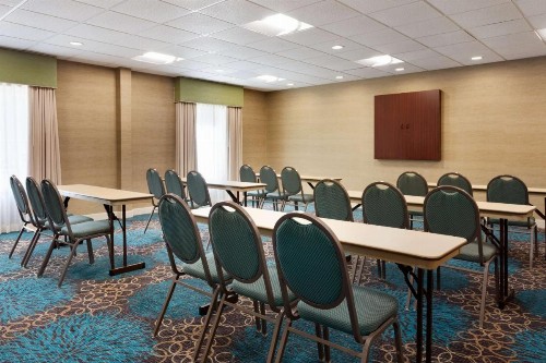 Hampton Inn & Suites Birmingham Airport Area - image 24