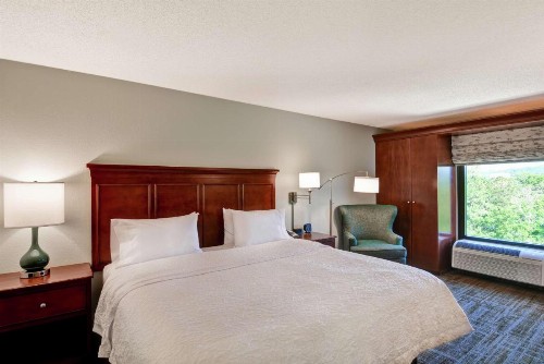Hampton Inn Birmingham/Mountain Brook - image 23