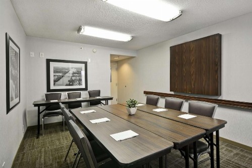 Hampton Inn Birmingham/Mountain Brook - image 28
