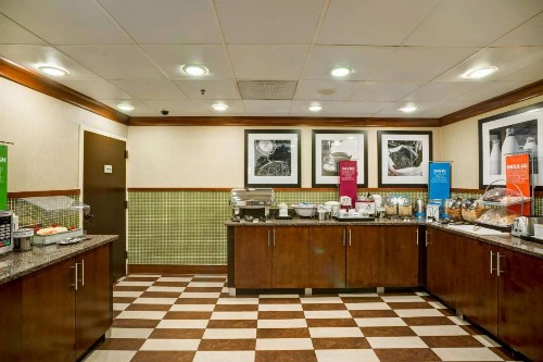 Hampton Inn Birmingham/Mountain Brook - image 36