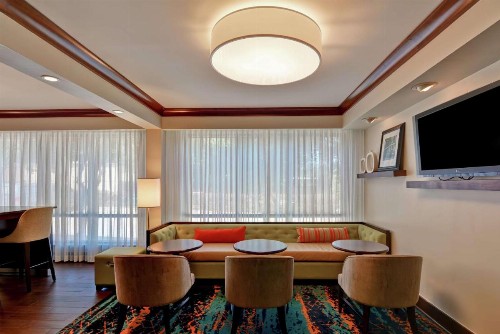 Hampton Inn Birmingham/Mountain Brook - image 38