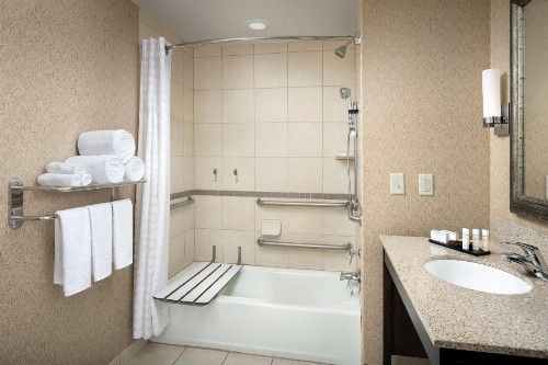 Embassy Suites Birmingham / Hoover - image 3