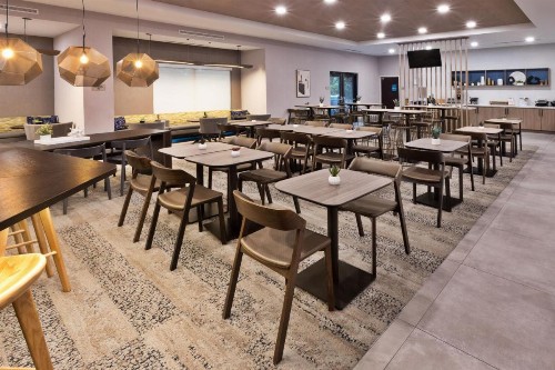SpringHill Suites Birmingham Colonnade - image 32