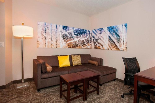 SpringHill Suites Birmingham Colonnade - image 36