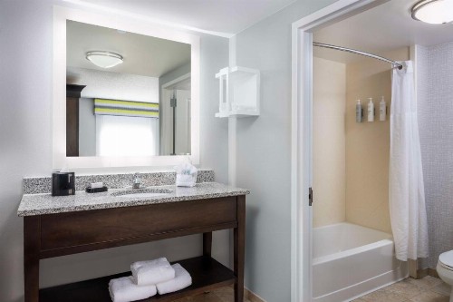 Hampton Inn & Suites Birmingham/280 East-Eagle Point - image 12