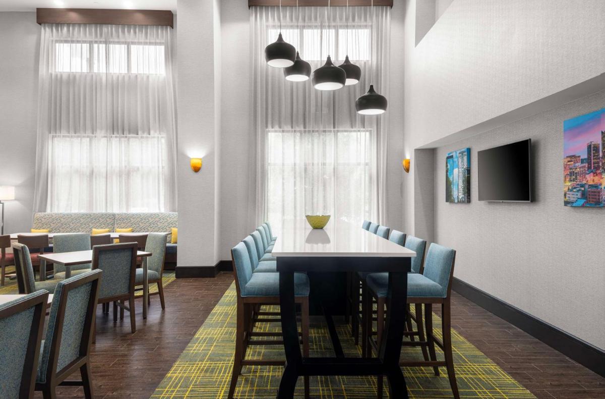 Hampton Inn & Suites Birmingham/280 East-Eagle Point - image 2