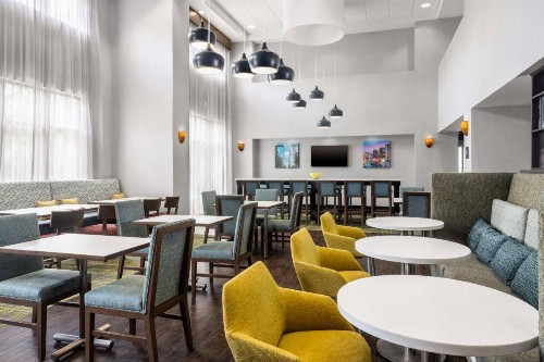 Hampton Inn & Suites Birmingham/280 East-Eagle Point - image 9
