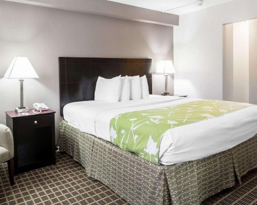Econo Lodge Birmingham - image 27