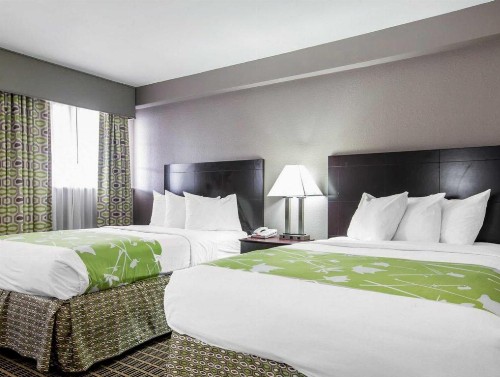 Econo Lodge Birmingham - image 30