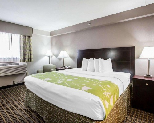 Econo Lodge Birmingham - image 38
