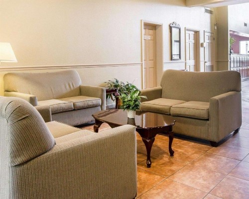 Econo Lodge Birmingham - image 6