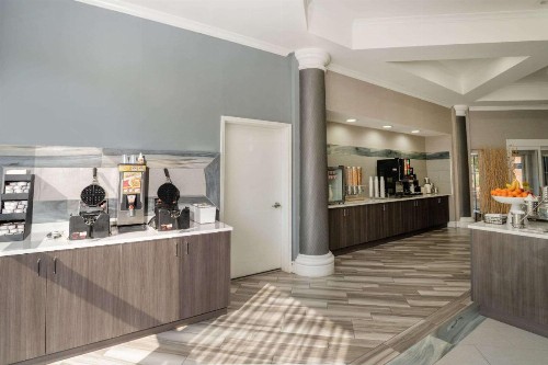 La Quinta by Wyndham Birmingham Hoover - image 17
