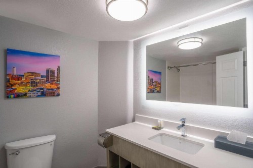 La Quinta by Wyndham Birmingham Hoover - image 19