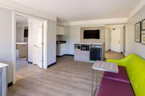 La Quinta by Wyndham Birmingham Hoover - image 2