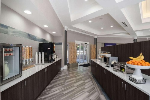 La Quinta by Wyndham Birmingham Hoover - image 40