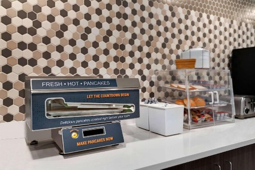 La Quinta Inn Birmingham - Inverness - image 10