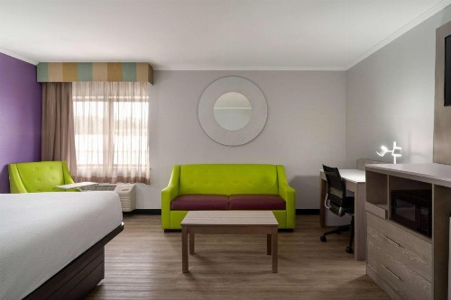 La Quinta Inn Birmingham - Inverness - image 16