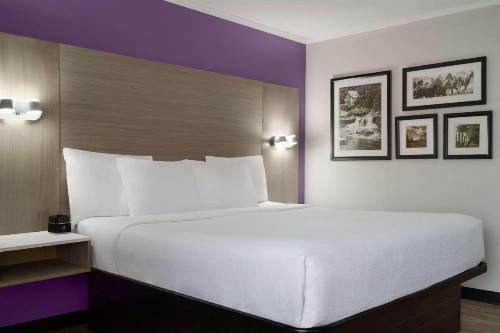 La Quinta Inn Birmingham - Inverness - image 21