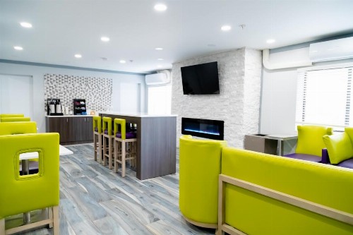 La Quinta Inn Birmingham - Inverness - image 30