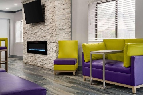 La Quinta Inn Birmingham - Inverness - image 5