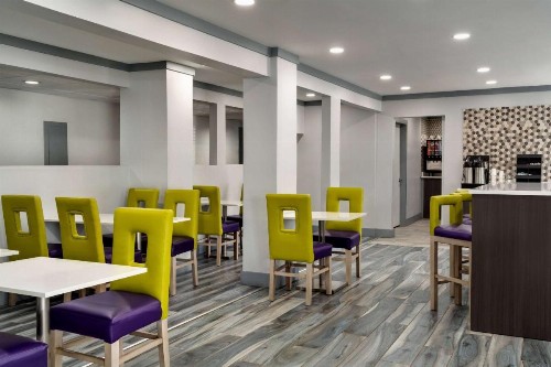 La Quinta Inn Birmingham - Inverness - image 6