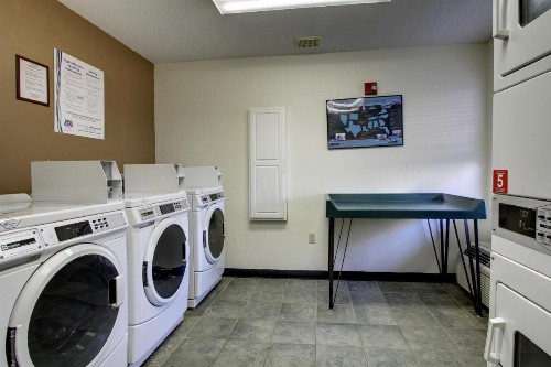 InTown Suites Extended Stay Birmingham AL Vestavia Hills - image 12