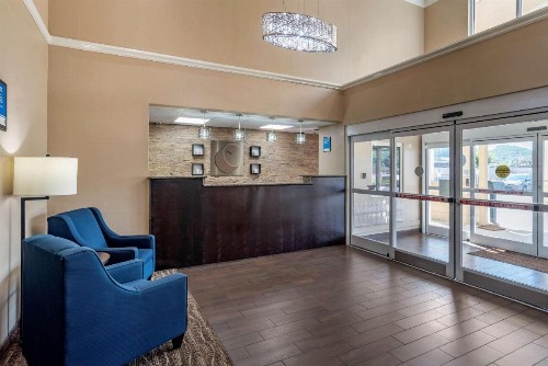 Comfort Inn Airport - image 13