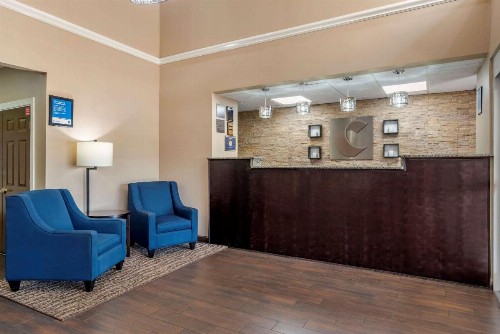 Comfort Inn Airport - image 34