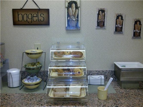 Days Inn by Wyndham Birmingham AL - image 8
