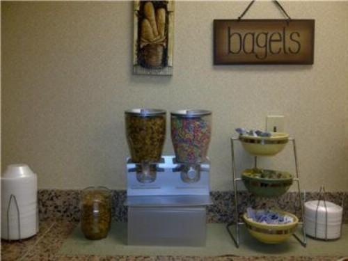 Days Inn by Wyndham Birmingham AL - image 9