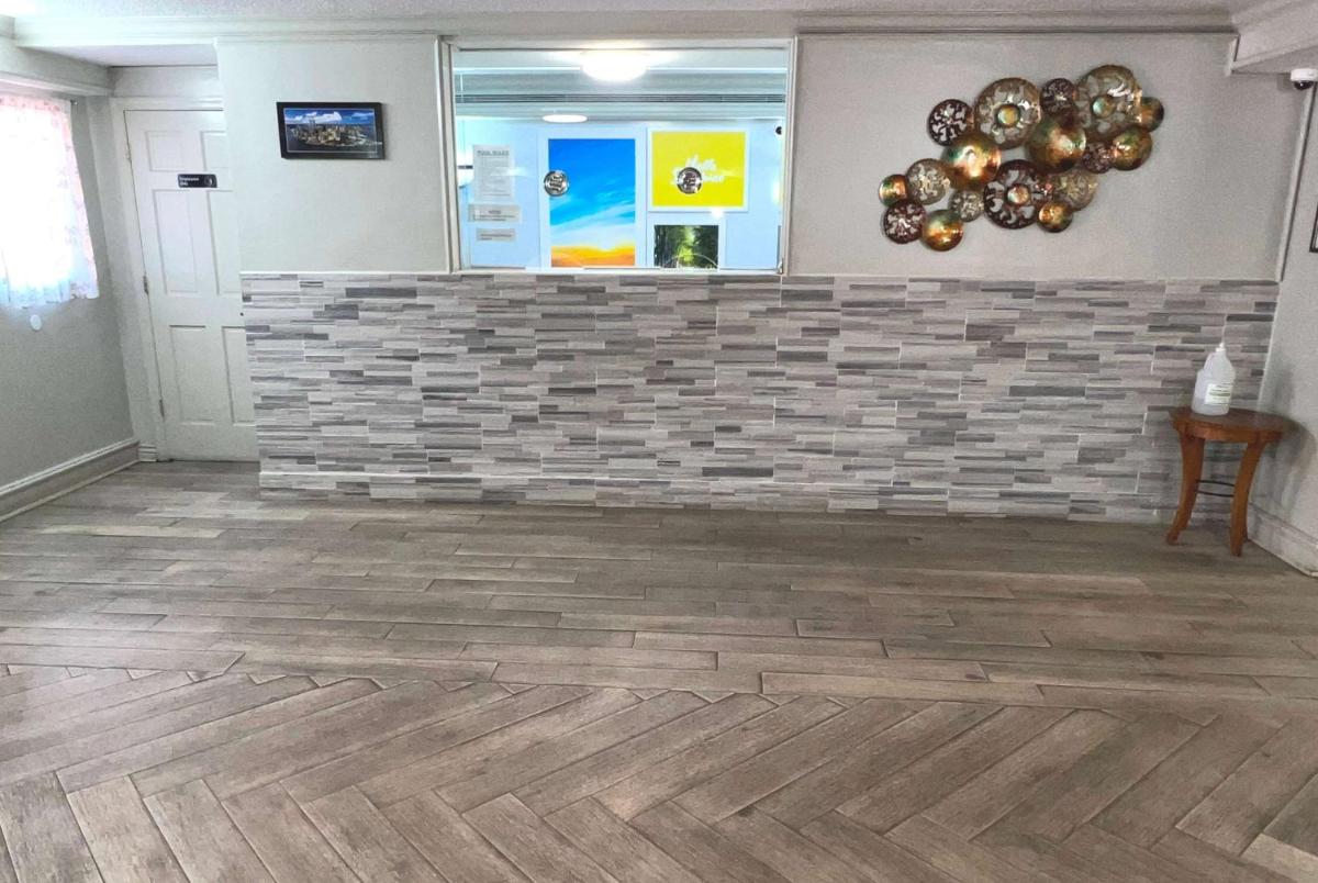 Days Inn by Wyndham Birmingham/West - main image