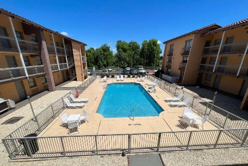 Days Inn by Wyndham Birmingham/West - image 13