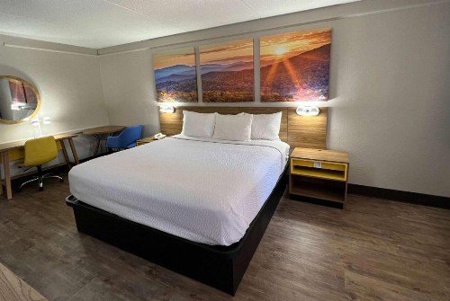 Days Inn by Wyndham Birmingham/West - image 15