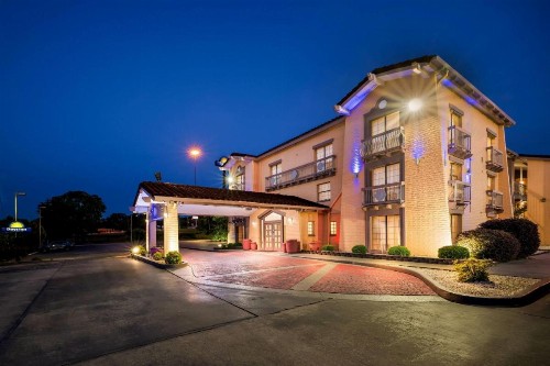 Days Inn by Wyndham Birmingham/West - image 21