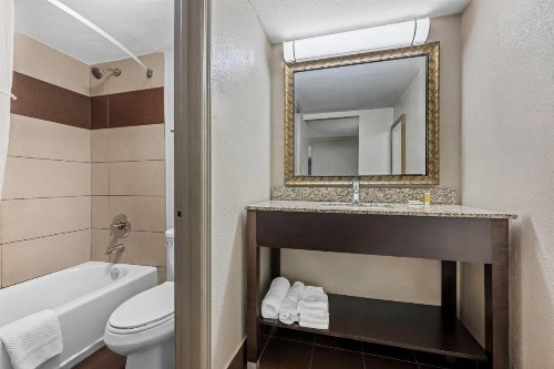 Days Inn by Wyndham Birmingham/West - image 25