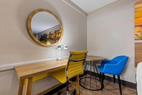 Days Inn by Wyndham Birmingham/West - image 35