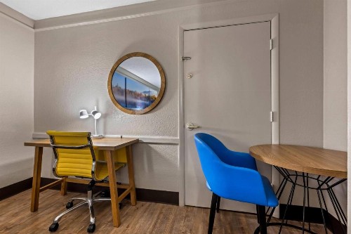 Days Inn by Wyndham Birmingham/West - image 44
