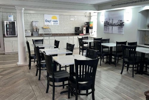 Days Inn by Wyndham Birmingham/West - image 7