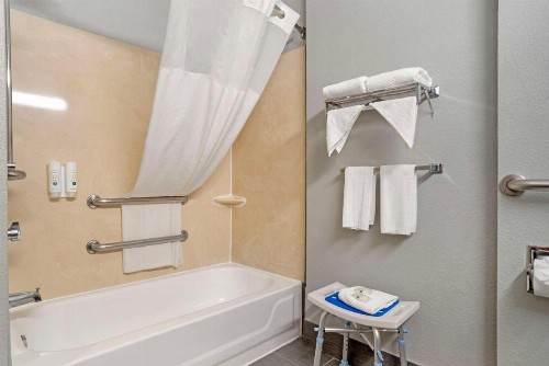 Quality Inn & Suites Birmingham - Highway 280 - image 13