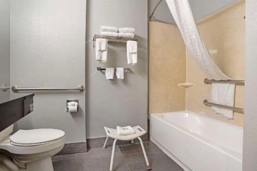 Quality Inn & Suites Birmingham - Highway 280 - image 23