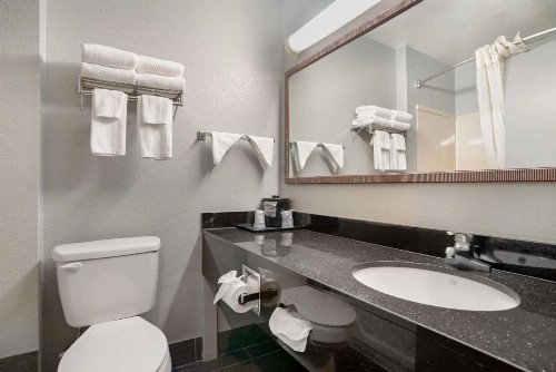 Quality Inn & Suites Birmingham - Highway 280 - image 27