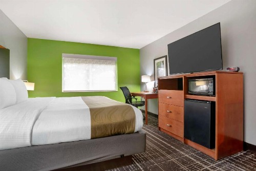 Quality Inn & Suites Birmingham - Highway 280 - image 29