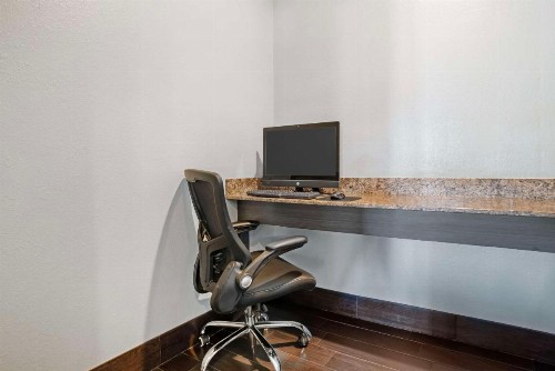 Quality Inn & Suites Birmingham - Highway 280 - image 33