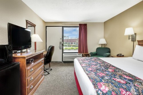 Days Inn by Wyndham Hoover Birmingham - image 22