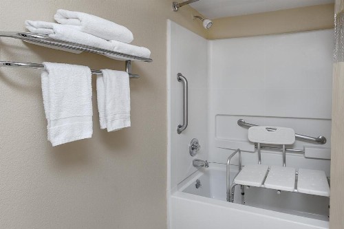 Days Inn by Wyndham Hoover Birmingham - image 23