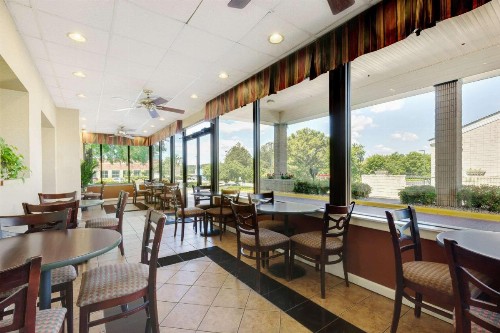 Days Inn by Wyndham Hoover Birmingham - image 33