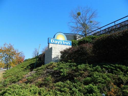 Days Inn by Wyndham Hoover Birmingham - image 36