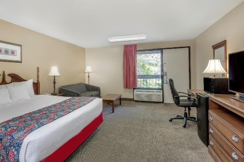 Days Inn by Wyndham Hoover Birmingham - image 44