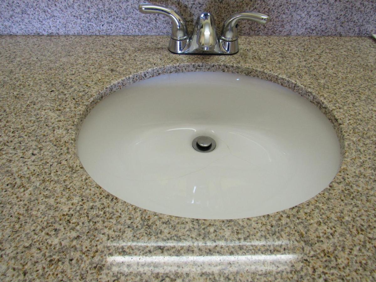 Tourway Inn - image 6